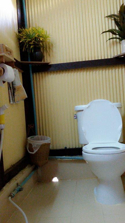 Baan Mai Guesthouse Mae Hong Son Rom bilde