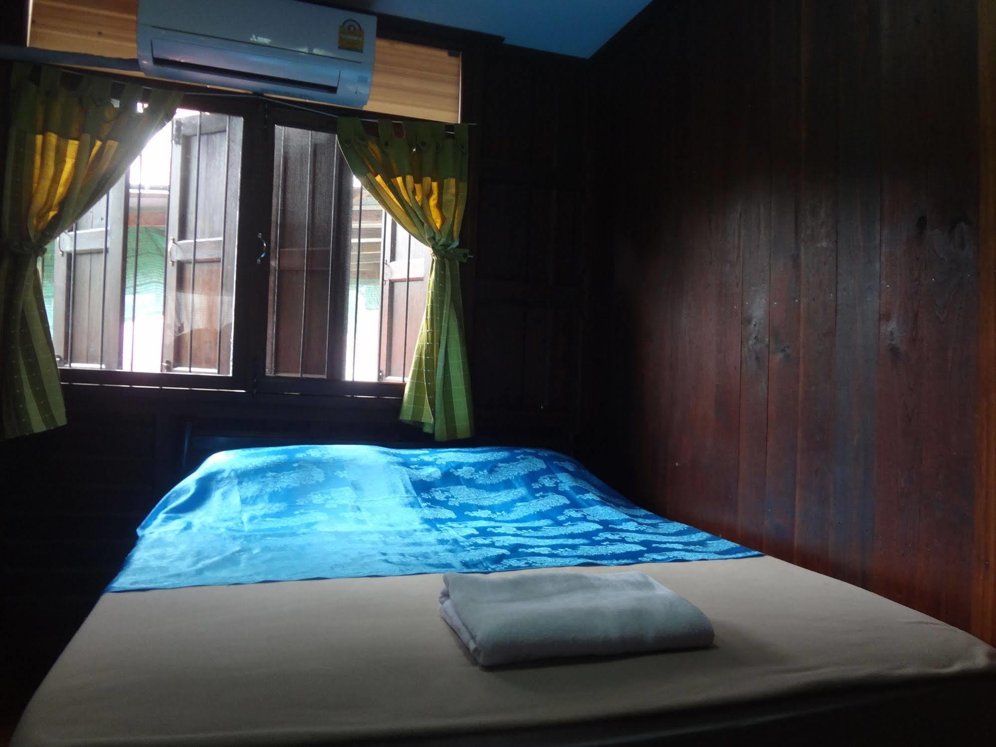 Baan Mai Guesthouse Mae Hong Son Eksteriør bilde