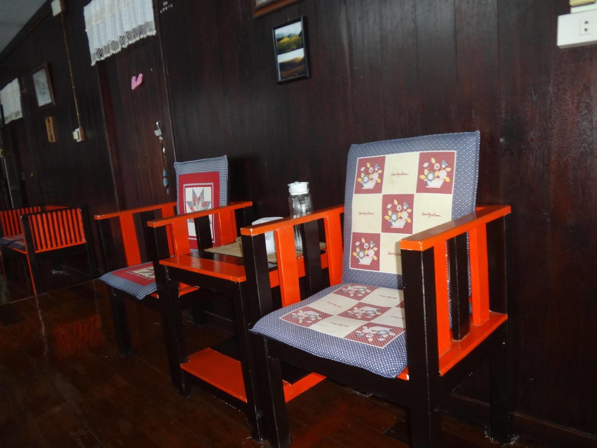 Baan Mai Guesthouse Mae Hong Son Eksteriør bilde