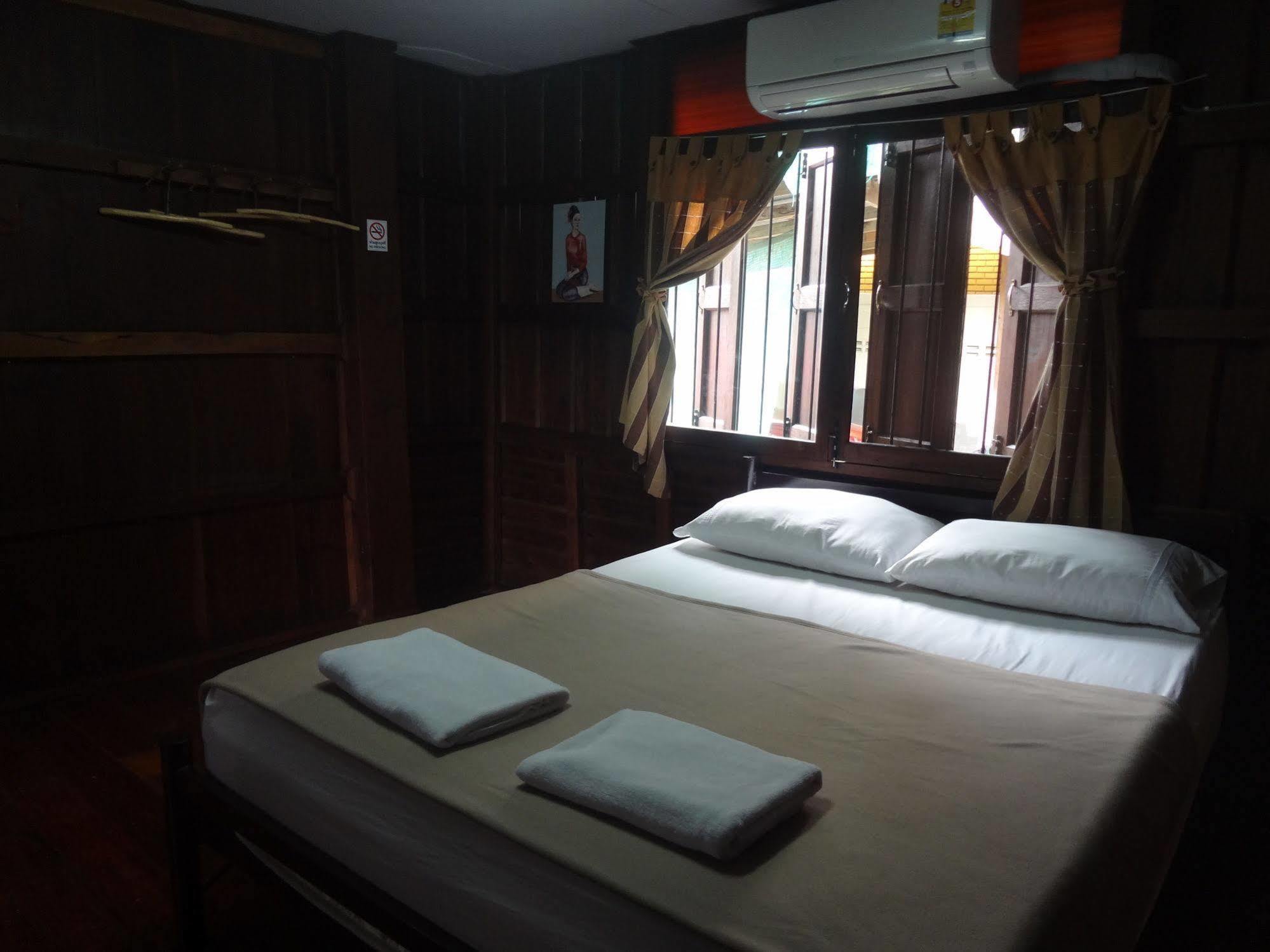Baan Mai Guesthouse Mae Hong Son Eksteriør bilde